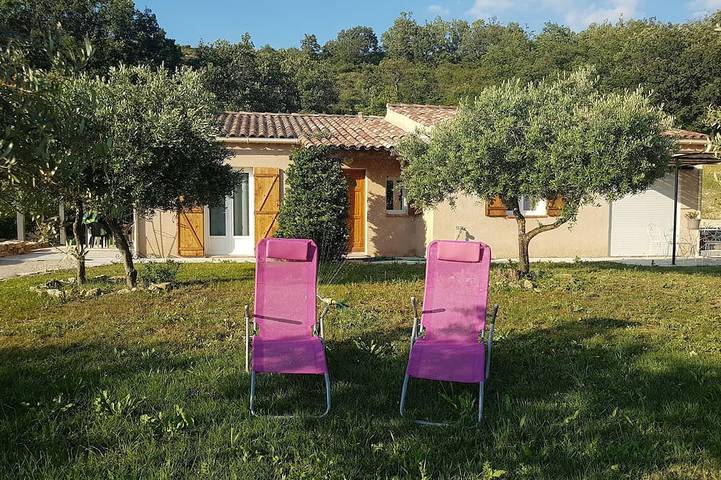 Location de vacances pour 6 personnes, avec terrasse et jardin à Saint-Michel-l'Observatoire