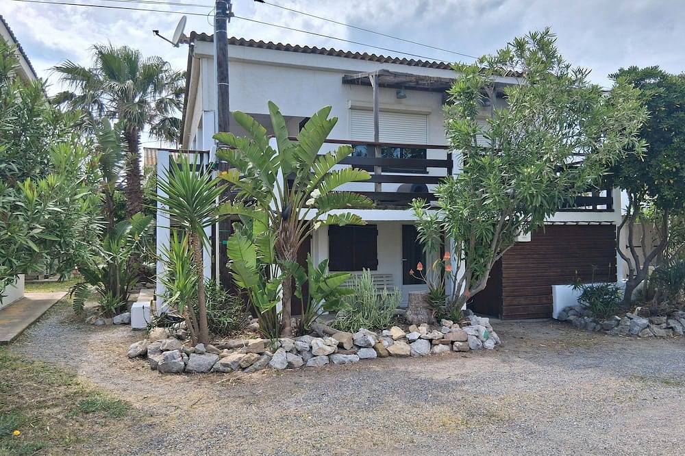 Chalet sur pilotis entre Méditerranée et étangs,Gruissan, pour 6 personnes, Wifi in Plage des Chalets, Gruissan