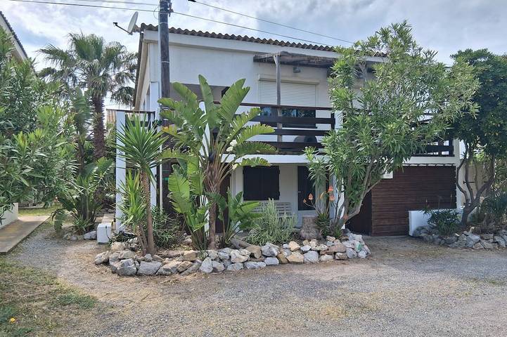 Chalet pour 6 personnes, avec jardin et terrasse, animaux acceptés à Gruissan Plage
