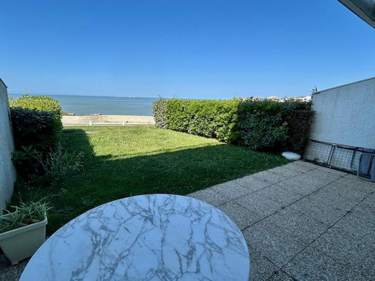 Ganze Wohnung, Ferienwohnung am Meer mit Garten, Parkplatz und Haustieren erlaubt in Royan in Royan, Côte de Beauté