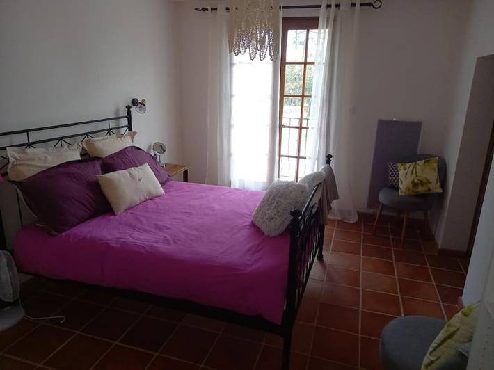 Location de vacances pour 6 personnes, avec vue ainsi que piscine et balcon à Besse-sur-Issole - 2