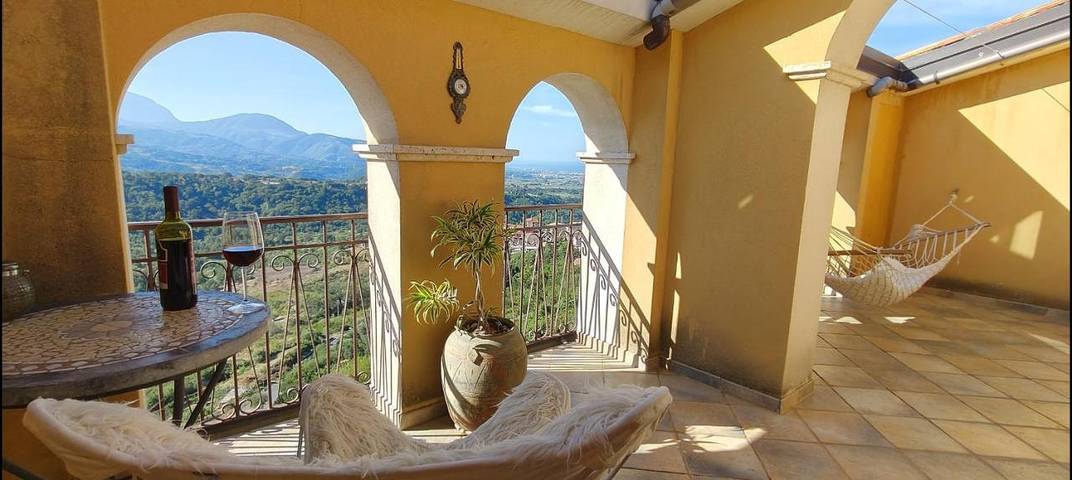 Gîte pour 2 personnes, avec vue et balcon à Santa Domenica Talao