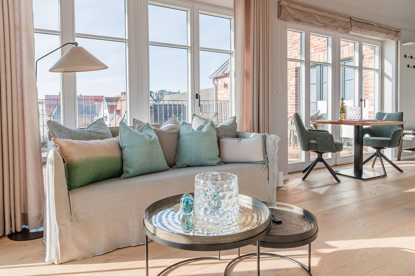 Ganze Wohnung, Penthouse Wohnung mit außergewöhnlichem Meerblick direkt am Sandstrand von Wyk in Wyk auf Föhr (Stadt), Wyk auf Föhr