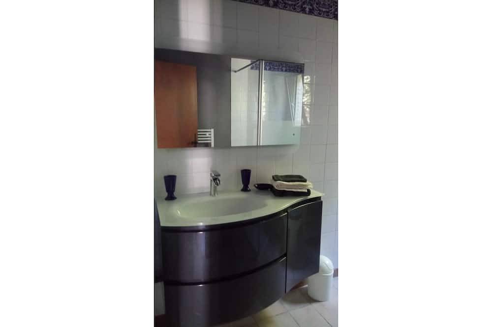 Entire apartment, Apartment in Althen-des-Paluds, Vaucluse