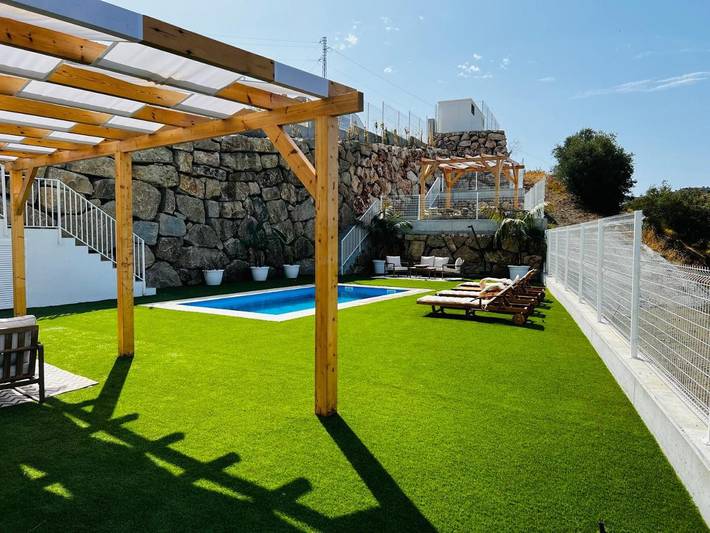 Casa de vacaciones para 6 personas, con jardín y vistas al lago además de vistas y piscina - 1