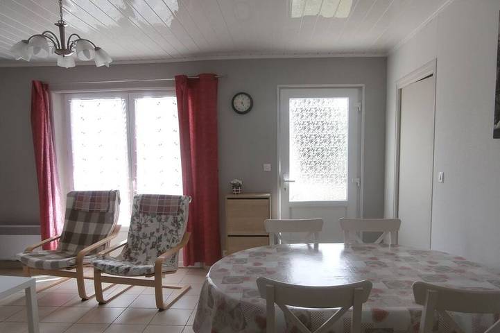 Location de vacances pour 6 personnes, avec jardin et terrasse à Iviers