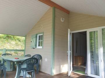 Maison de campagne pour 6 personnes, avec vue sur le lac et balcon ainsi que piscine et vue dans Lac du Causse