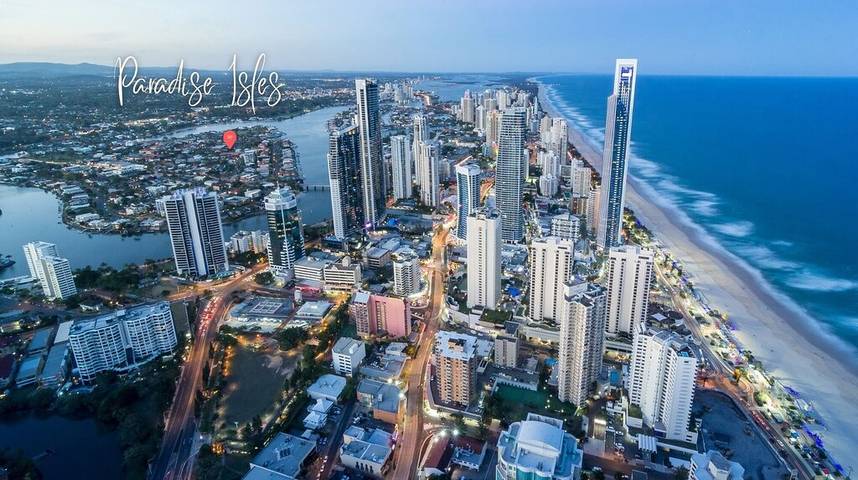 Holiday rental for 3 people, with hot tub and balcony in Surfers Paradise