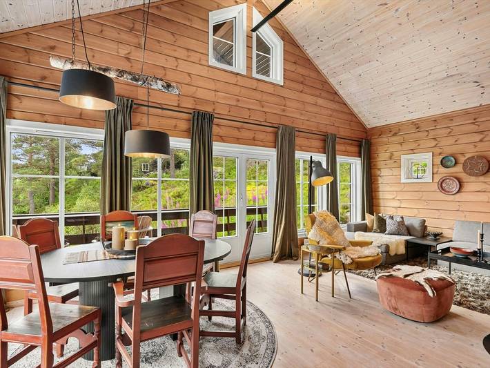 Feriehus for 10 personer, med terrasse og sauna i Vest-Agder
