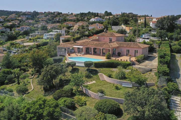 Villa für 8 Personen, mit Whirlpool und Garten, mit Haustier