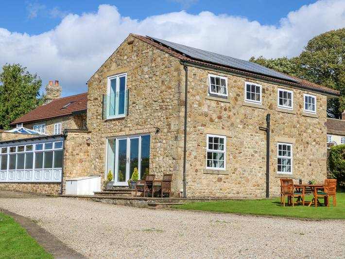 Cottage for 6 people, with Balcony and Garden as well as Pool in North Yorkshire