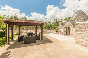 Trullo per 5 Persone in San Michele Salentino, Valle D'Itria, Foto 2