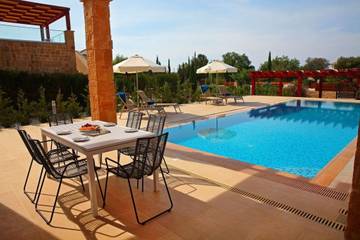 Holiday Rental for 6 People in Aphrodite Hills, South Cyprus, Photo 2
