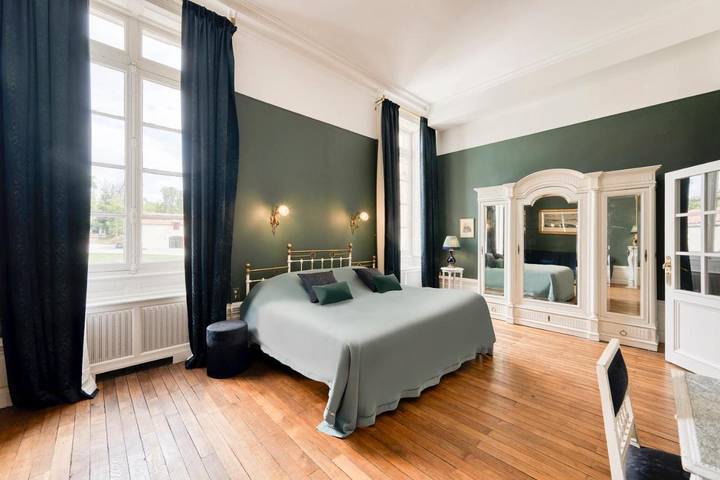 Hôtel pour 2 personnes, avec jardin et jacuzzi ainsi que terrasse et piscine à Nieuil - 3