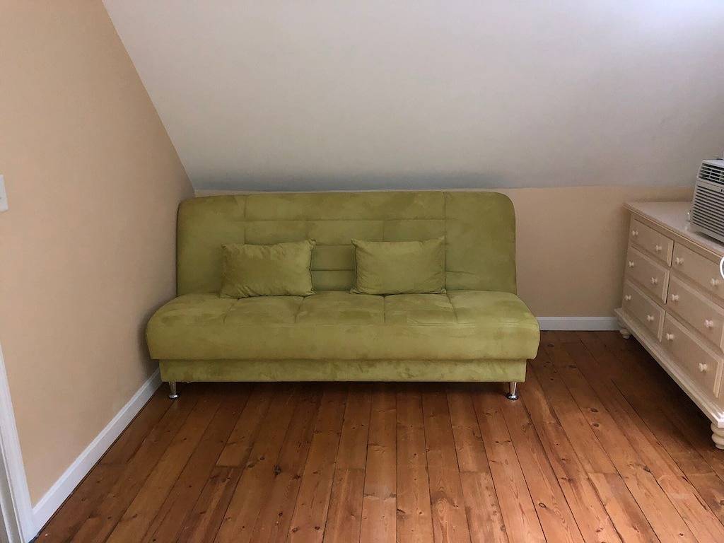 Lovely 3 bedroom home sleeps 8 walking distance to Suissevale Beach in Moultonborough, Lake Winnipesaukee