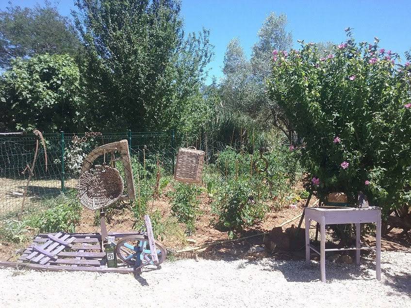 Chambres d'hôtes à la Bastide Neuve des Oliviers - Chambre Bali, vue sud vignobles et mer in La Londe-les-Maures, Région de Toulon