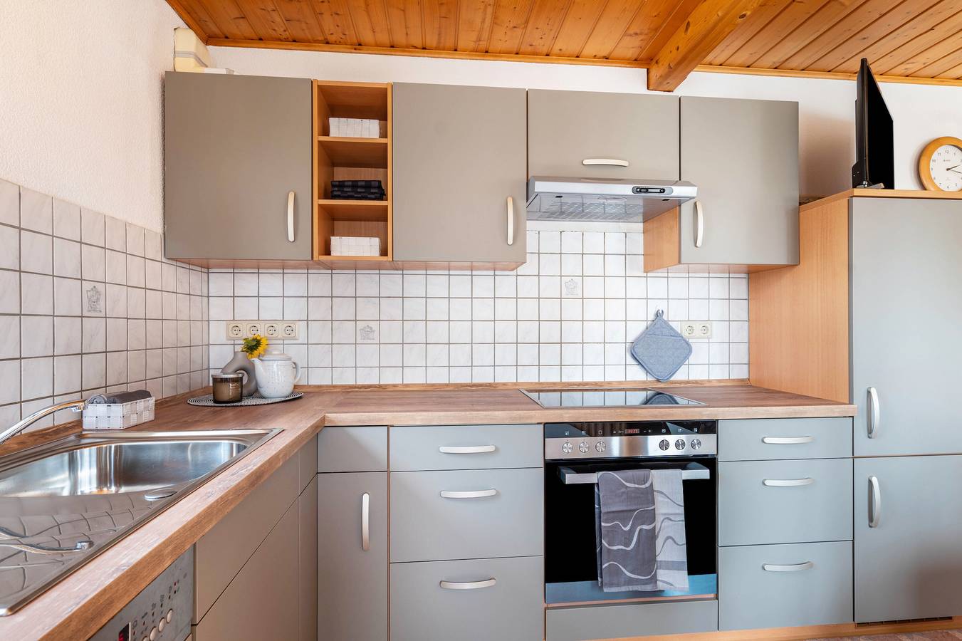 Entire apartment, Apartment 'Alpaka Erlebnishof' with Shared Terrace, Private Garden and Wi-Fi in Dinkelsbühl, Romantische Straße