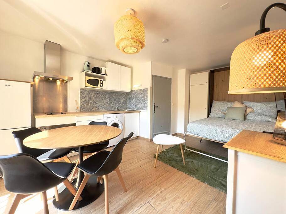 Appartement entier, Charmant studio à 200m du Gardon in Remoulins, Région de Nîmes