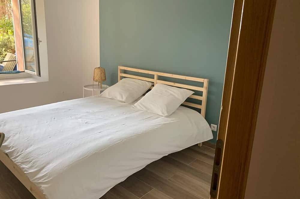 Ganze Wohnung, Renovierte Wohnung in einer Bastide in unmittelbarer Nähe der Stadt Aix in Le Tholonet, Aix-en-Provence und Umgebung