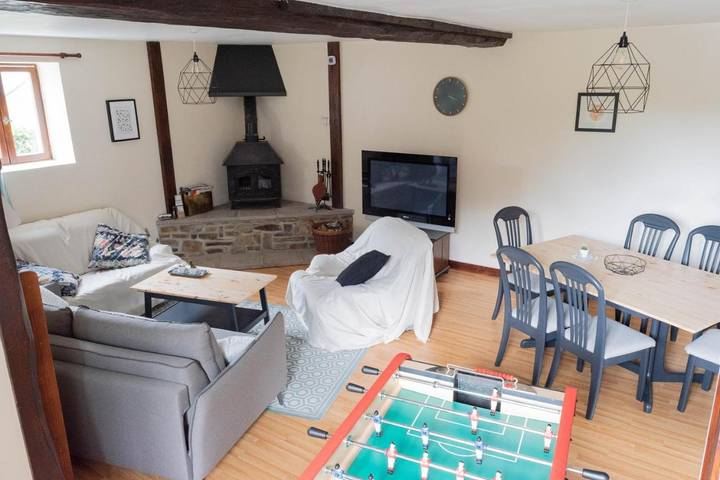 Location de vacances pour 6 personnes, avec jardin, adapté aux familles à Saint-Georges-de-Reintembault - 2