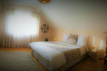Gîte pour 5 personnes, avec vue et balcon dans Algolsheim
