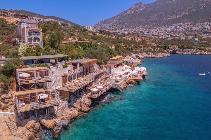 Chambre d’hôte pour 2 personnes, avec terrasse et piscine ainsi que vue et jardin à Kalkan