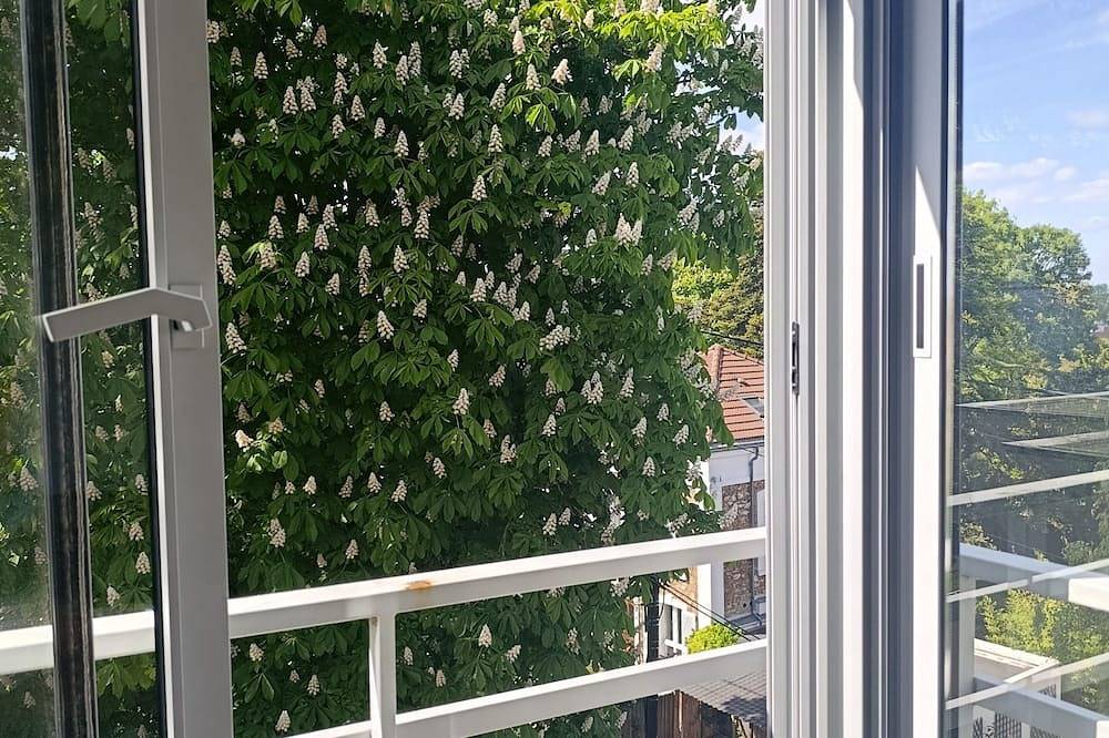 Ganze Wohnung, Studio in the greenery with view of Paris 12 mn paris Montparnasse in Meudon, Hauts-de-Seine