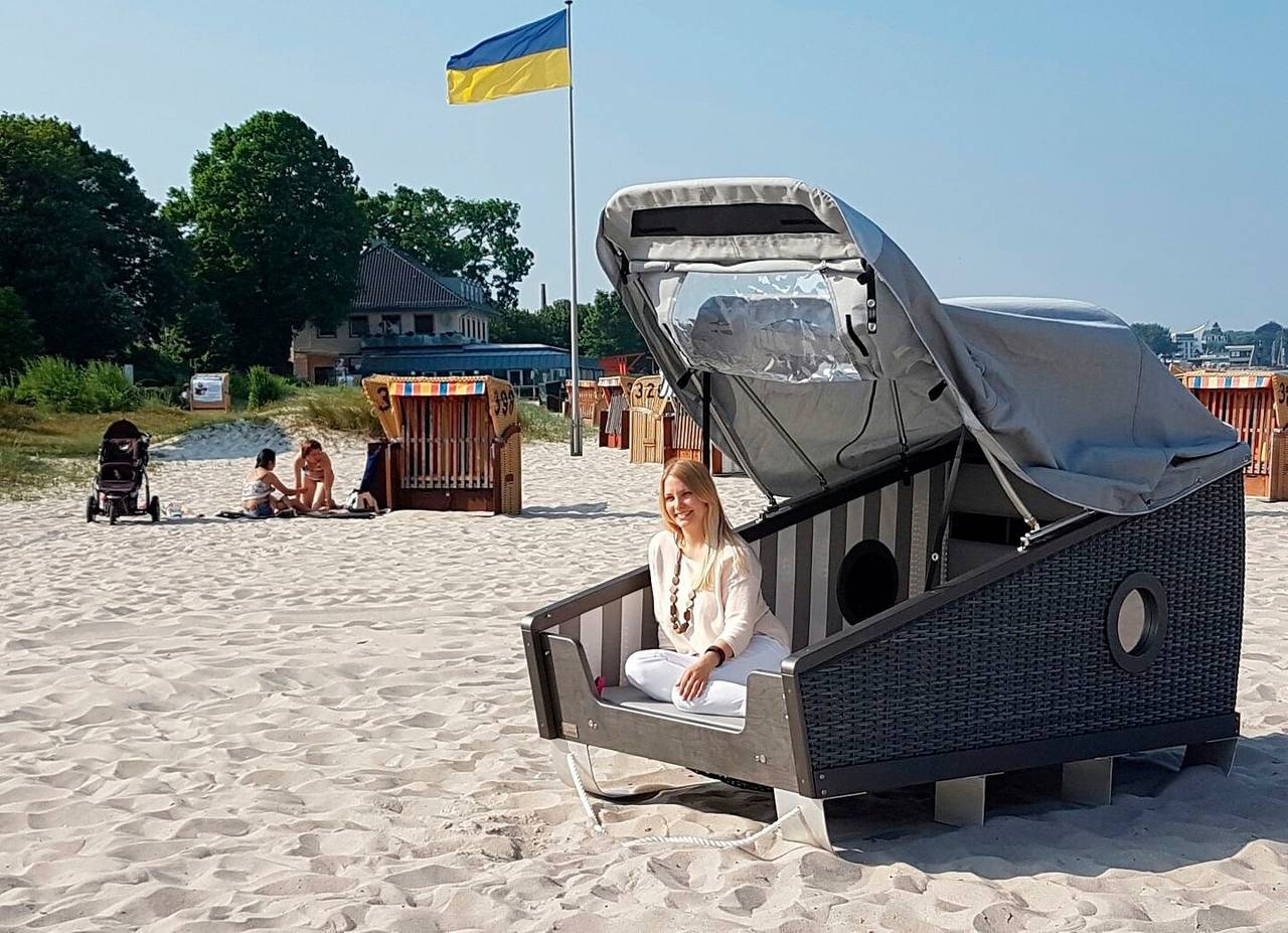 Schlafstrankorb Süd Friends&Family, Meerwasserwellenbad in Eckernförde Hauptstrand, Rendsburg-Eckernförde