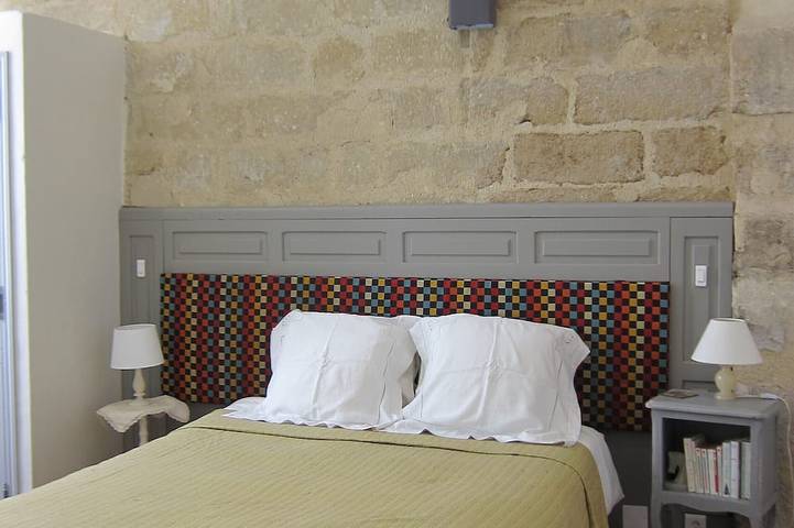 Gîte pour 4 personnes, avec terrasse ainsi que jardin et piscine à Montagnac - 4