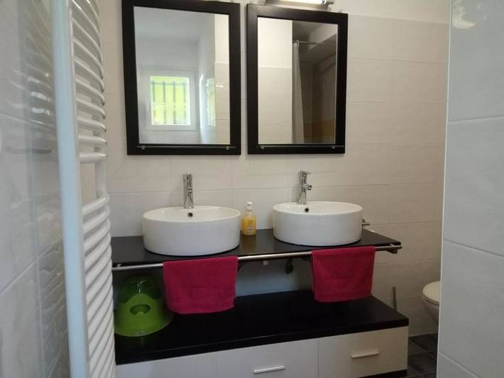 Gîte pour 4 personnes, avec jardin et terrasse à Hauteville-Lompnes - 2