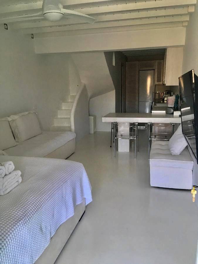 Location de vacances pour 5 personnes, avec vue ainsi que jardin et piscine dans Kalafatis - 3