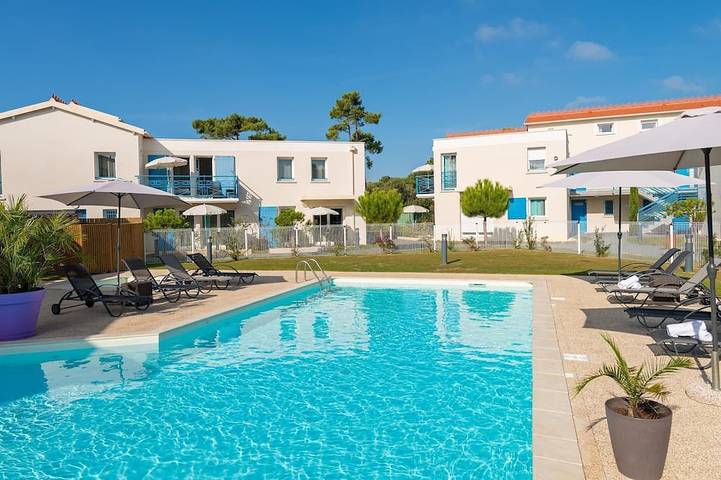 Gîte pour 4 personnes, avec Jacuzzi ainsi que Piscine et Sauna dans Plage de La Grande Côte