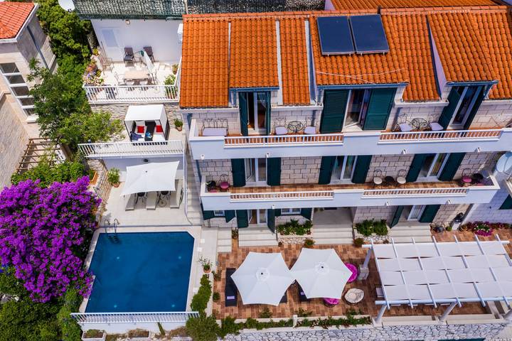 Villa for 14 people, with ocean view and balcony in Dubrovnik