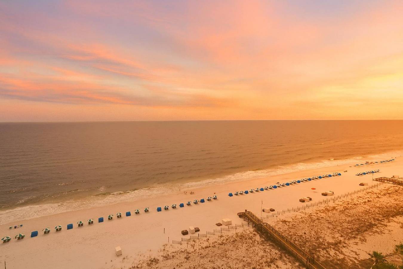 Apartamento entero, Beach Colony Resort 12 D  Sleeps 10  3 bedrooms  3 baths  Beach Front in Johnsons Beach, Perdido Key