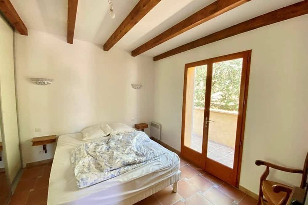Villa At The Foot Of The Castle With Stunning Views in Gréoux-les-Bains, Regionaler Naturpark Verdon