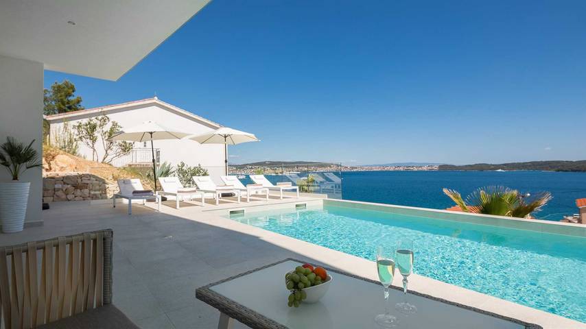 Villa pour 8 personnes, avec balcon à Trogir - 4