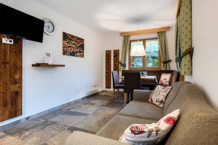 Entire apartment, Apartment "Schwarzenstein" with Shared Whirlpool & Garden in Ahrn Valley, Ziller valley alps