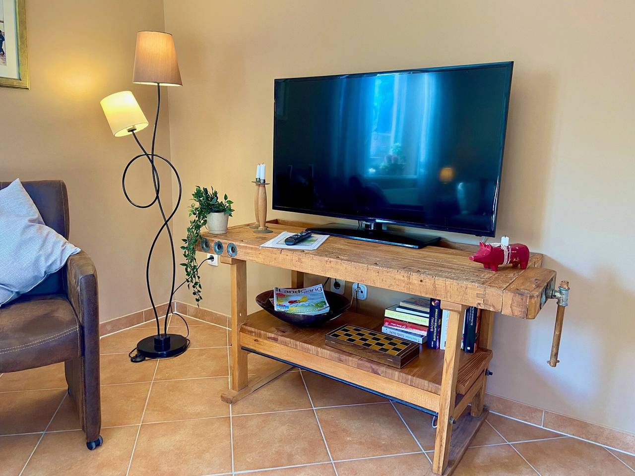 Entire apartment, Holiday Apartment "An der Schlei" with Private Terrace, Garden & Wi-Fi in Fleckeby, Rendsburg-Eckernfoerde region