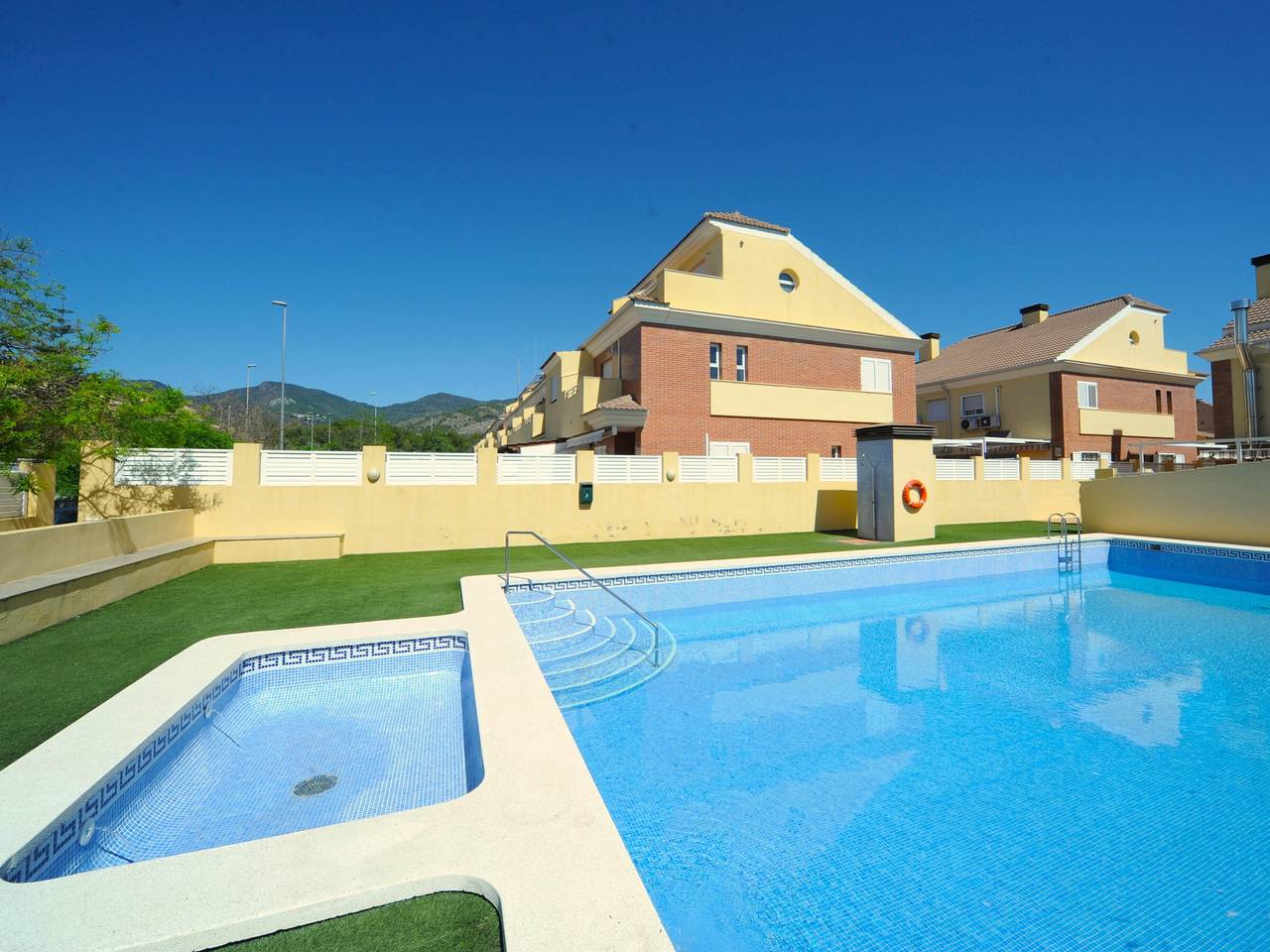 Comfortable townhouse in Benicàssim, 4 bedrooms, near Heliópolis beach in Benicassim, Costa del Azahar