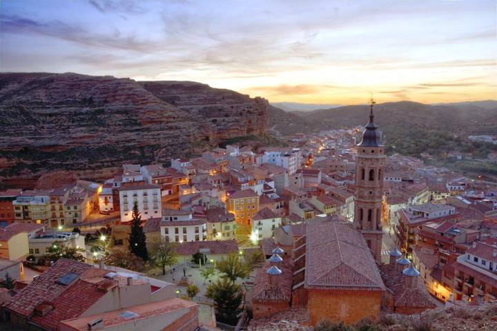 Casa de huéspuedes para 3 personas, con balcón en Aragón