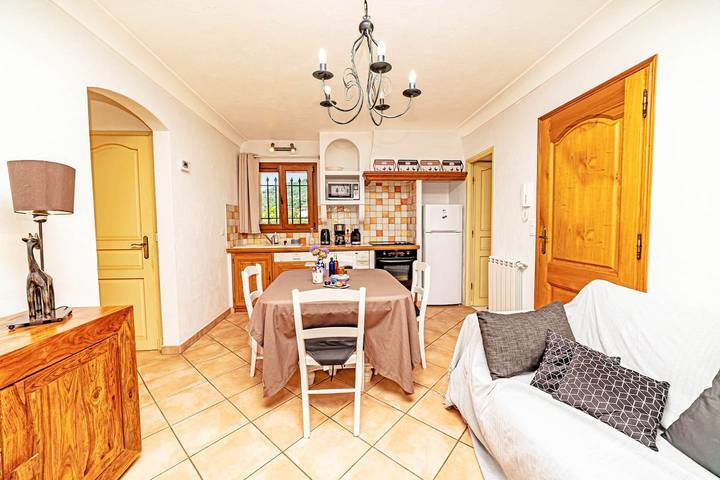 Gîte pour 6 personnes, avec terrasse et jardin à Le Bar-sur-Loup - 4
