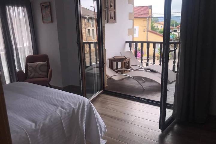 Location de vacances pour 6 personnes, avec piscine et balcon dans Cabárceno - 2