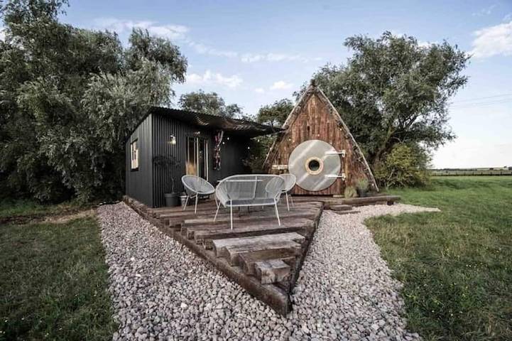 Glamping for 2 people, with terrace in Cambridgeshire