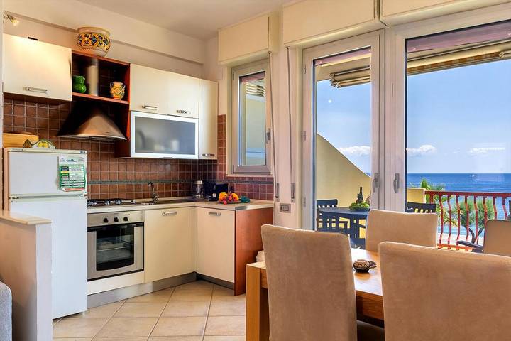 Appartamento per 4 persone, con Balcone e Terrazza nonché Panorama a Nizza di Sicilia