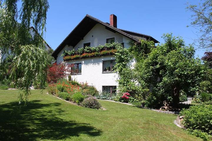 Ferienwohnung für 3 Personen, mit Balkon und Balkon/Terrasse sowie Garten und Sauna in Moosbach