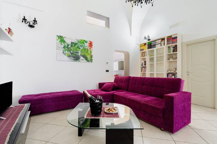 Entire apartment, Apartment 'La Casa Di Lena' with Private Terrace, Wi-Fi and Air Conditioning in Spongano, Lecce Province