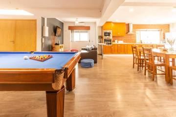 Villa for 18 Guests in Amora, Estremadura Province, Picture 2