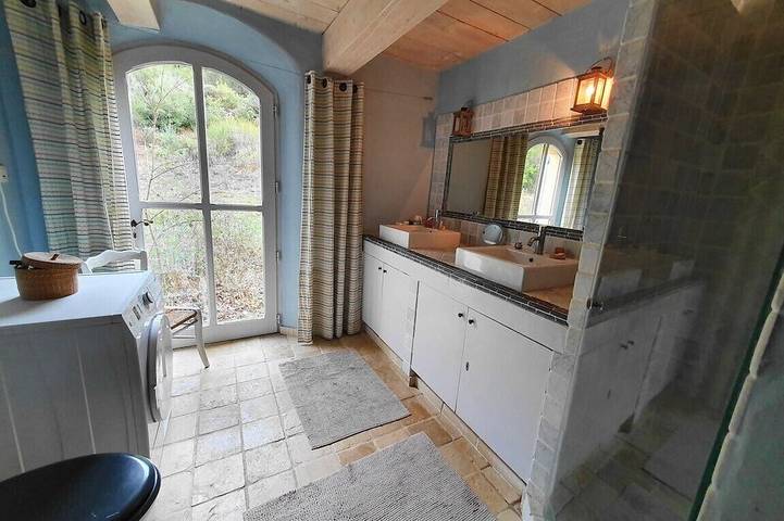 Gîte pour 8 personnes, avec jardin à Vauvenargues - 4