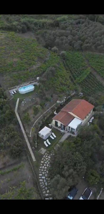 Agriturismo per 2 persone, con panorama e piscina nonché giardino in Comune di Levanto