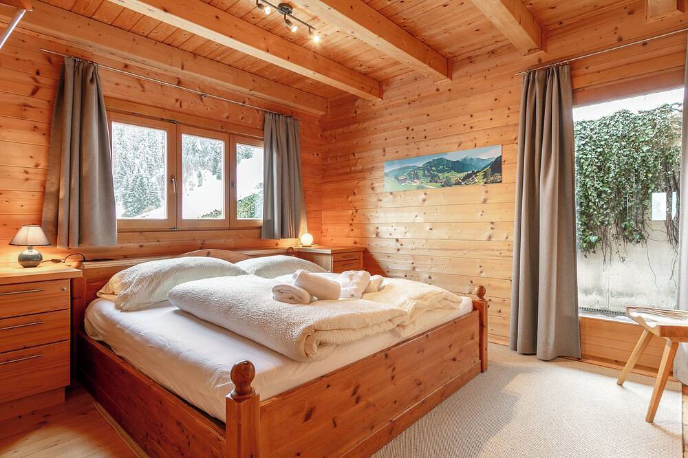 Traumhaftes Ferienhaus mit Sauna Nähe Schigebiet in Tuxer Alpen, Hippach